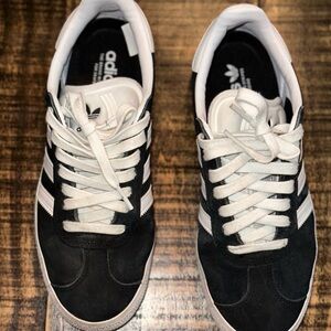 Adidas Gazelles size 6.5 Blk/Wht